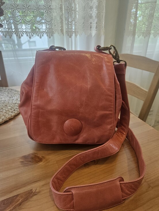 HOBO Handbags - Vintage Pink Hobo International leather handbag